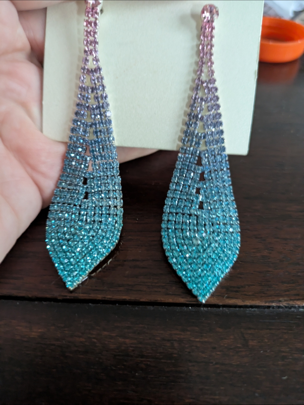 NWT Crystal Gradient Teardrop Earrings Ombre Bijoux Bar Dangle Luxury Night Out